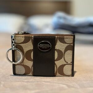 Coach zippered card holder brown